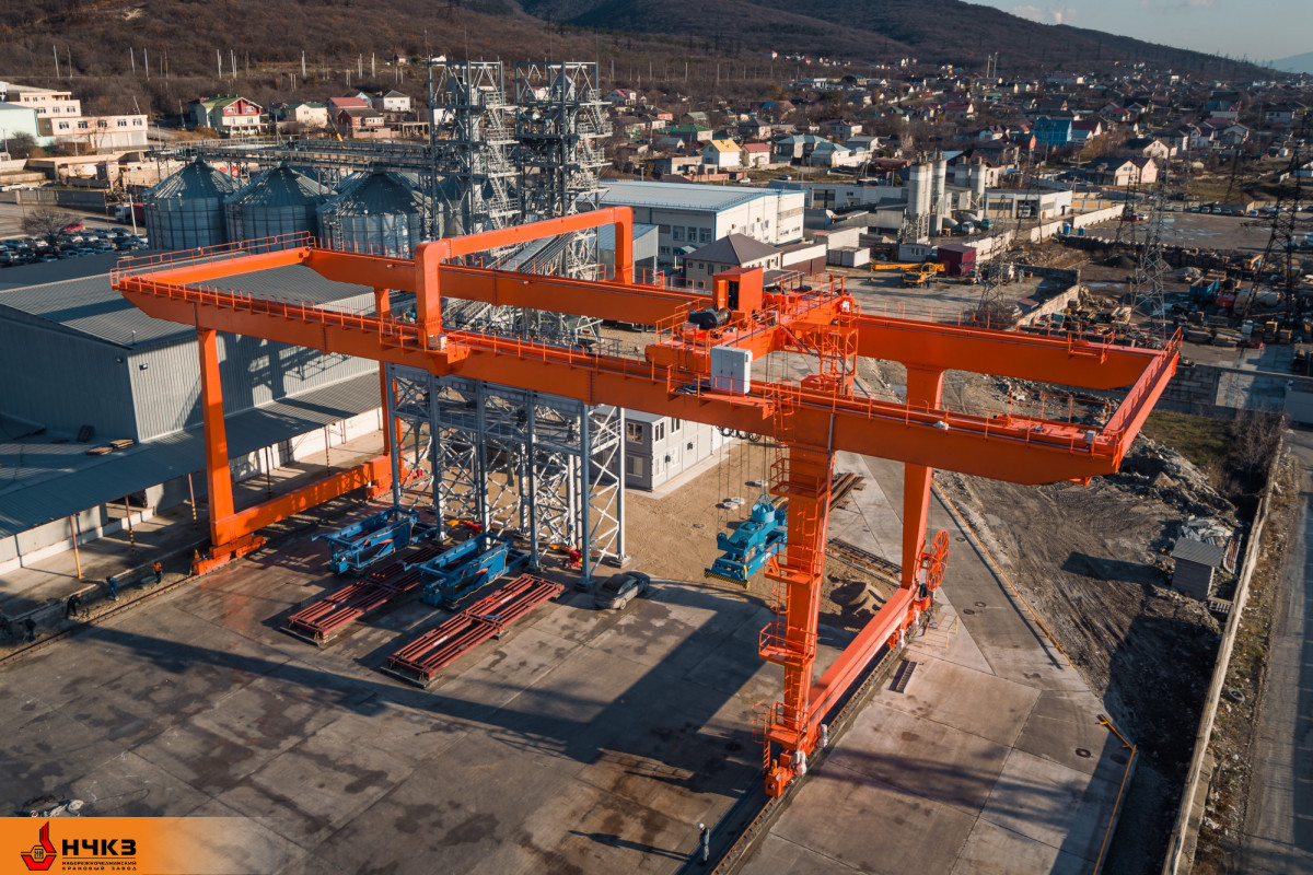 Козловой контейнерный кран, г/п 31 тн. Козловой контейнерный кран, г/п 31 тн.