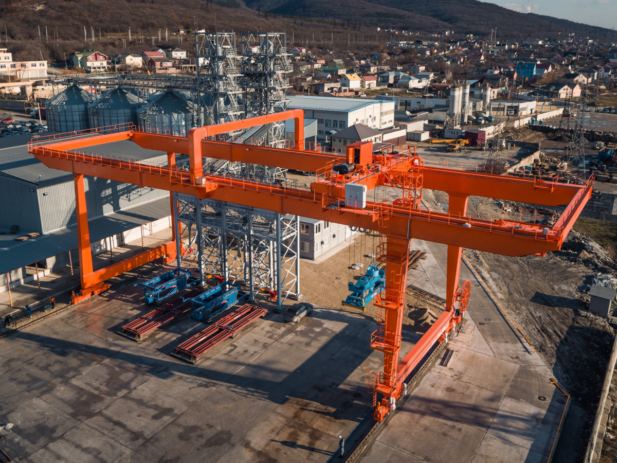 Козловые контейнерные краны